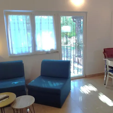 Nina Apartment Sisan